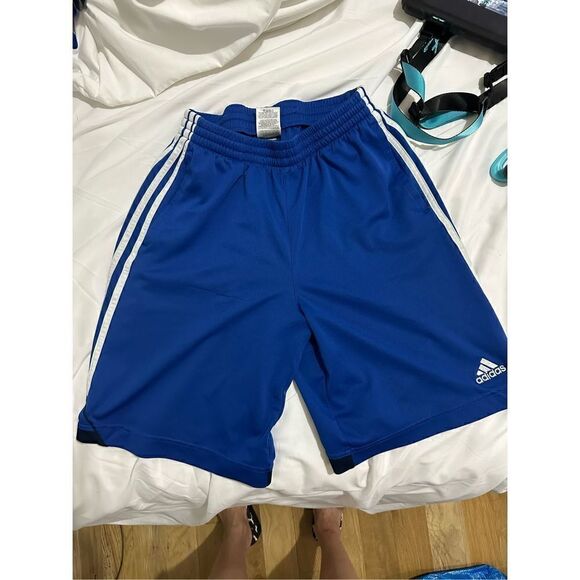 Adidas boys shorts size 18 - Picture 1 of 3